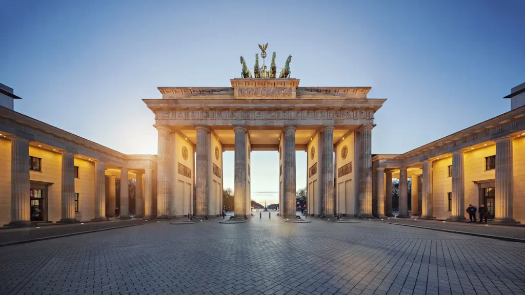 Brandenburg gate at sunset 549093677 58f4c1a75f9b582c4dab2824